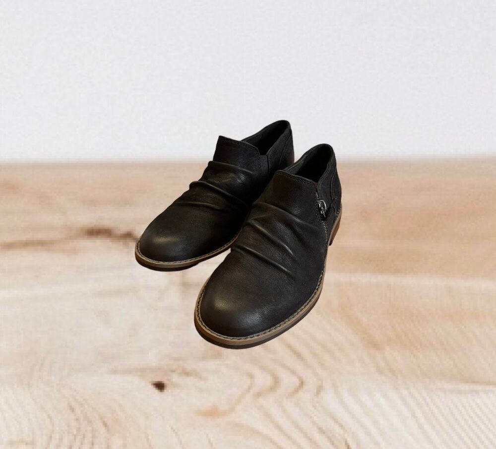 Clarks Women's Camzin Pace Oxford Size 5.5